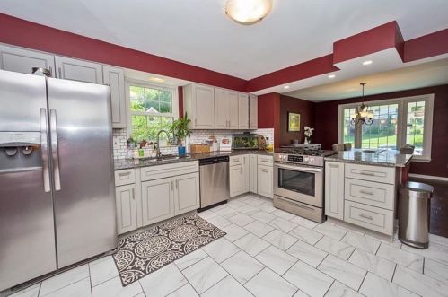 2187 Garrick Dr, Pittsburgh PA  15235-5034 exterior