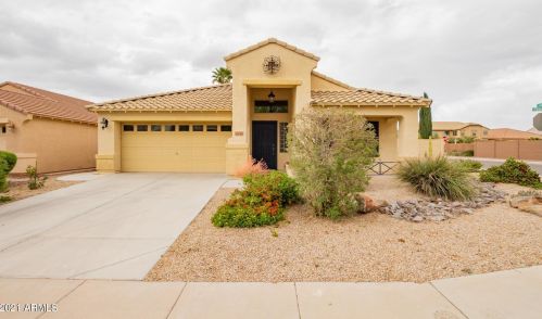 4240 Amarillo Dr, San Tan Valley, AZ 85140-5871
