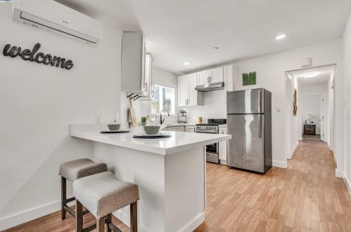 5531 Fremont St, Oakland CA 94608-2216 exterior