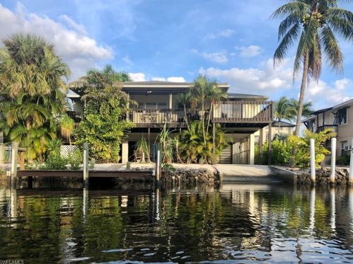 1283 Belaire Ct, Naples, FL 34110-1501