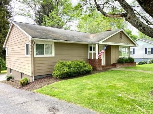 161 High St, Greenville, PA 16125-2430