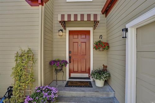 2421 Waltzer Rd, Santa Rosa, CA 95403-1868