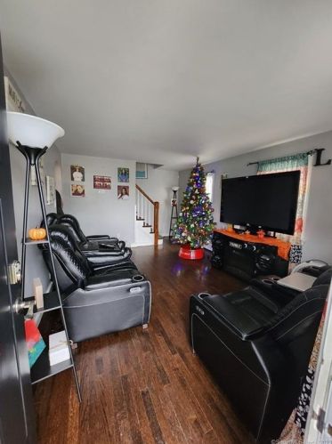 457 Lincoln Ave, Bridgeport CT  06606-5240 exterior