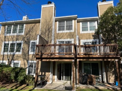 2 Exeter Rd, Bedminster, NJ 07921-1606