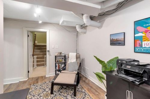 3935 Eileen Dr, Cincinnati OH 45209-2016 exterior