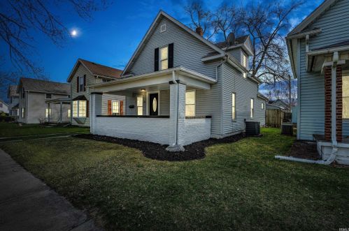 419 Broadway St, Mishawaka, IN 46545-5943
