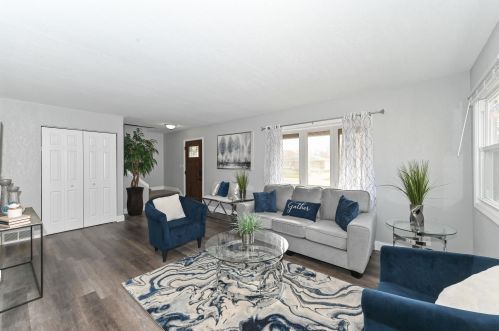 8110 Green Tree Rd, Milwaukee WI  53223-4928 exterior