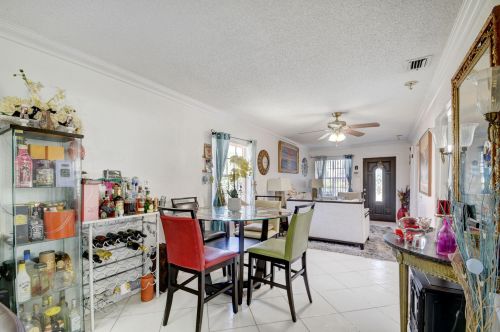 522 Avenida Hermosa, West Palm Beach FL  33405-1515 exterior