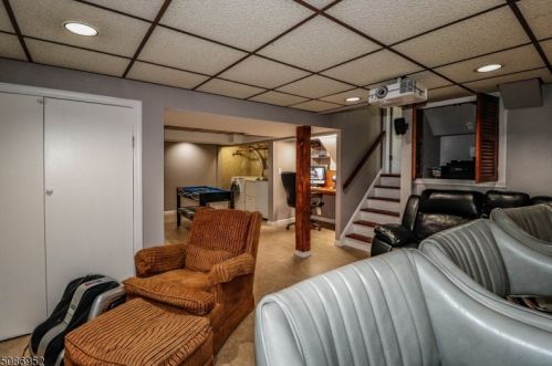 916 Rayhon Ter, Rahway NJ  07065-2153 exterior