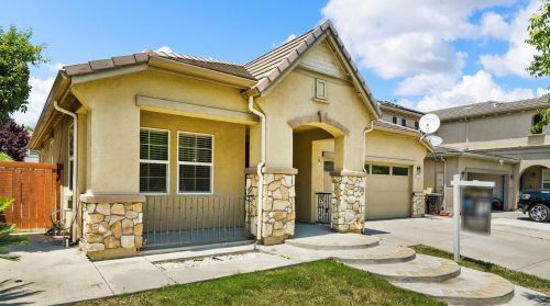 17789 Daffodil Hill St, Lathrop, CA 95330-8816