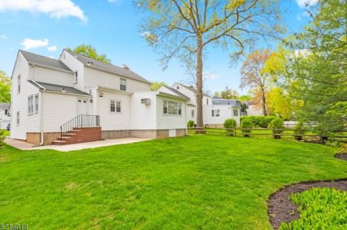 12 Indian Spring Rd, Cranford, NJ 07016-1616