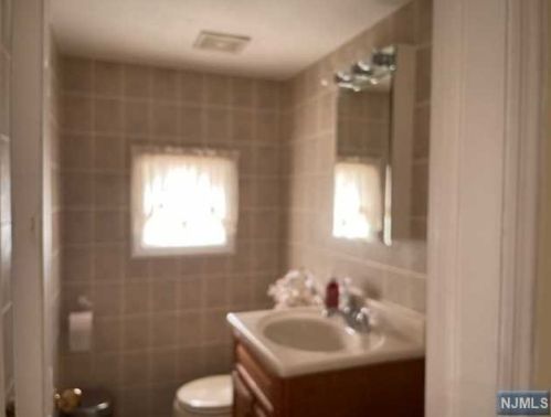 71 Jasper Ave, Teaneck NJ  07666-3816 exterior