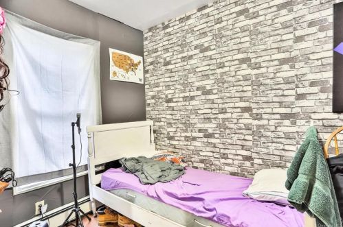 190 Winnikee Ave, Poughkeepsie NY  12601-2731 exterior