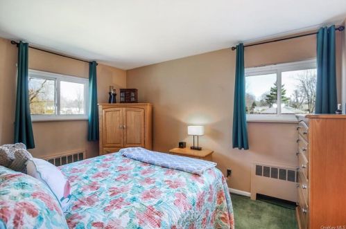 2839 Moreland St, Yorktown Hgts NY  10598-2420 exterior