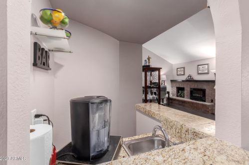 5444 Riviera Dr, Glendale AZ  85304-2422 exterior