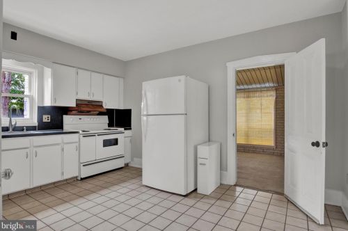 316 Kendale Rd, Red Lion PA  17356-9633 exterior