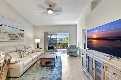 5102 Toscana Trl, Boynton Beach FL  33437-2038 exterior