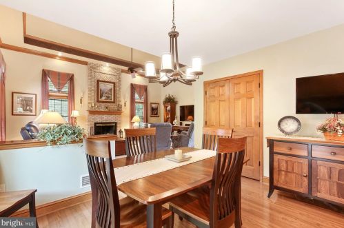 306 Deer Path Dr, Red Lion PA  17356-7800 exterior