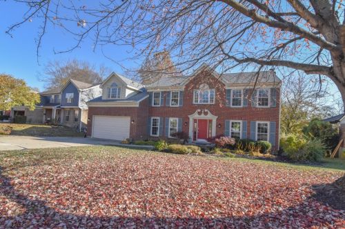 8363 Crosspointe Dr, Cincinnati, OH 45255-5611