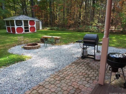 346 Maple St, Litchfield CT  06759-3106 exterior