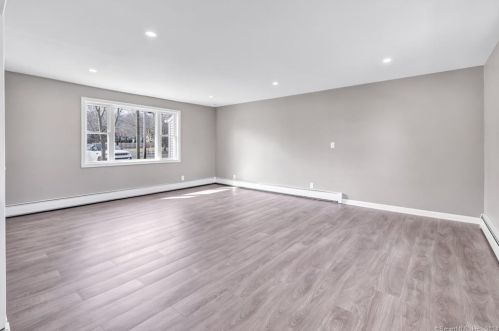 2870 Broadbridge Ave, Stratford CT  06614-2956 exterior