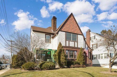 390 Lexington Ave, White Plains, NY 10606-2501