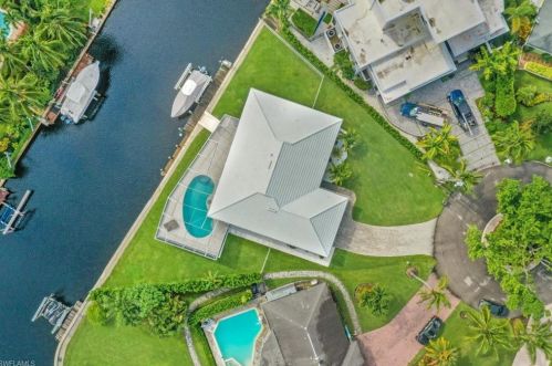 2150 Shad Ct, Naples FL  34102-1543 exterior