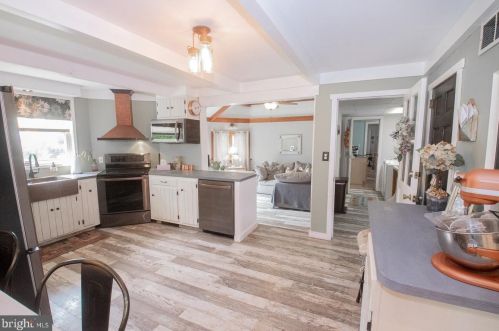 590 Borough Line Rd, Collegeville PA  19426-2804 exterior