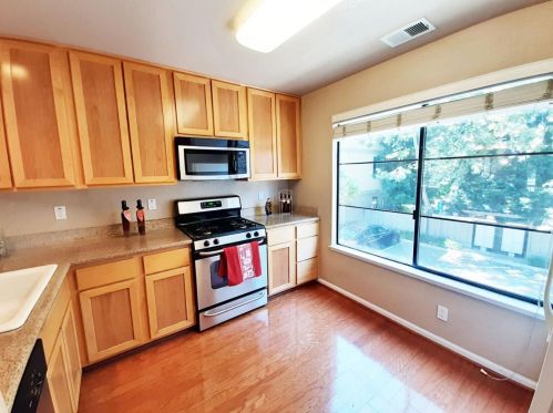 757 Brea Ter, Sunnyvale, CA 94085-6203