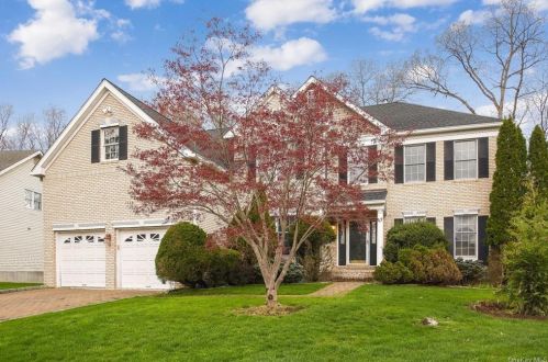 50 Mcguiness Ln, White Plains, NY 10605-5107