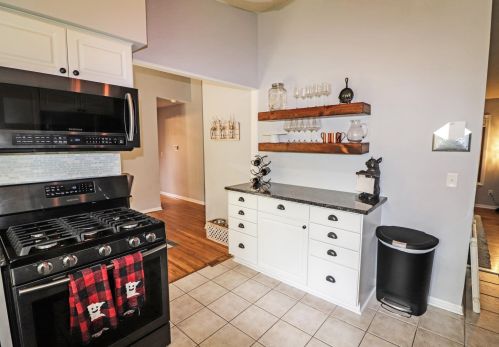 3346 Boone Cir, Minneapolis MN 55427-1851 exterior