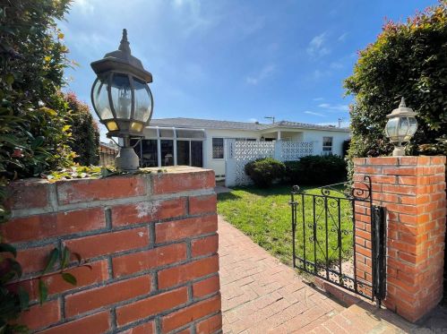 1333 Nashville St, San Diego CA 92110-3712 exterior