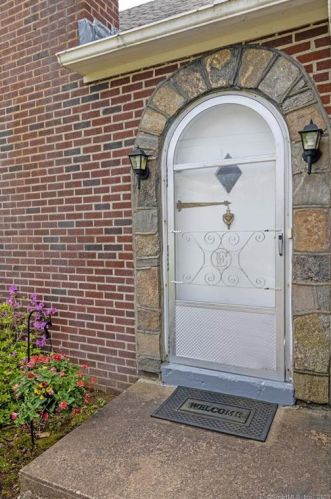 584 Norwich Ave, Colchester, CT 06415-2146