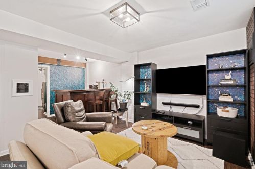 2770 Hyson Ln, Falls Church VA  22043-3522 exterior