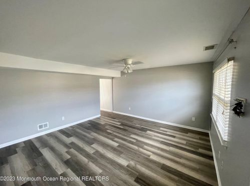 30 Greenwood Loop Rd, Bricktown, NJ 08724-1253