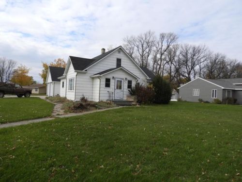 200 5th St, Bowesmont, ND 58225-4409