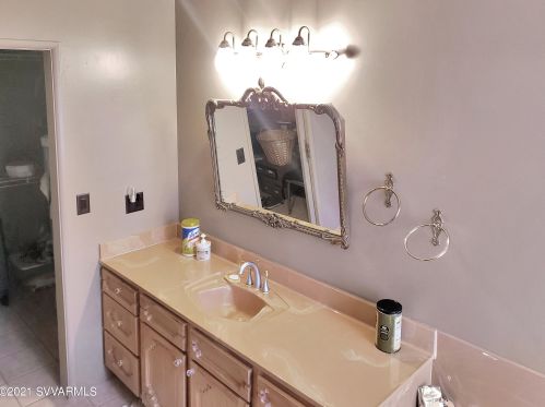 35 Sedona Rd, Sedona AZ 86351-7215 exterior