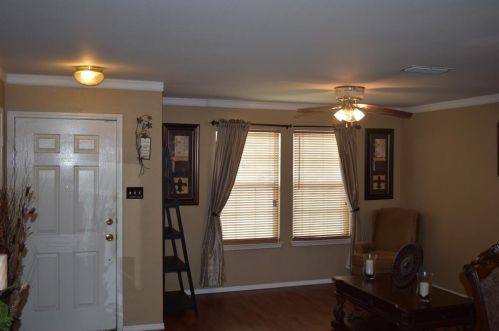 8036 Whitney Ln, Fort Worth, TX 76120-5612
