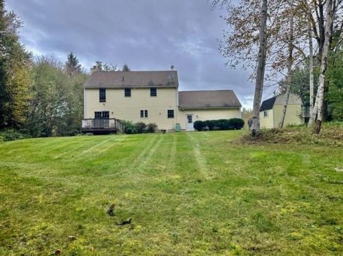 23 Strawberry Ln, Raymond NH  03077-2080 exterior