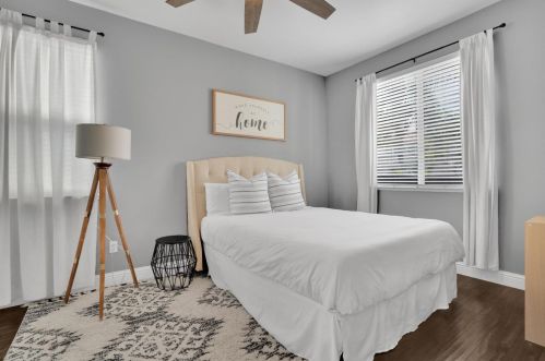 1305 Oak Leaf Cir, Valley Home CA 95361-2769 exterior