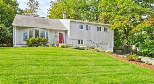 22 Sherbrooke Rd, Hartsdale, NY 10530-2938
