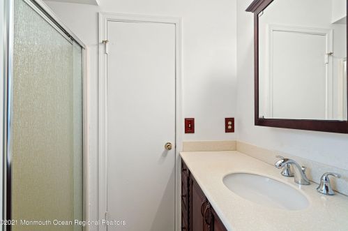 38 Jeanette St, Berkeley Township NJ  08721-3517 exterior