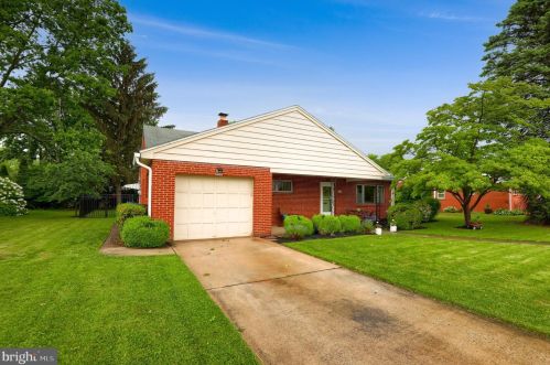 3210 Elm St, Harrisburg, PA 17109-5745