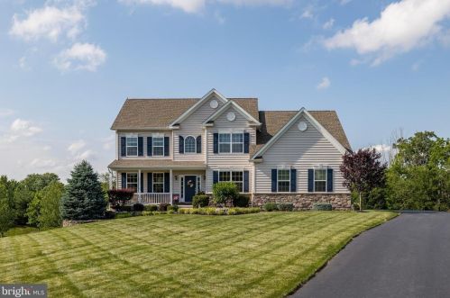 205 Fairway Ct, Harleysville, PA 19438-2447