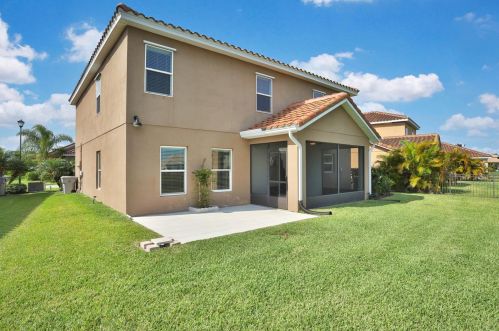 1753 Berkshire Cir, Vero Beach FL 32968-6720 exterior