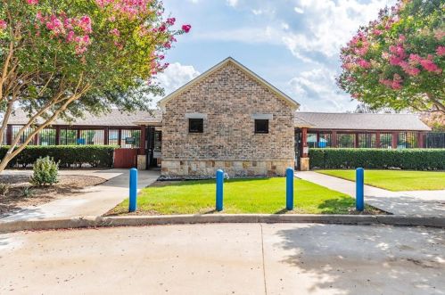 1405 Glen Hollow Ln, Lewisville TX  75028-3870 exterior