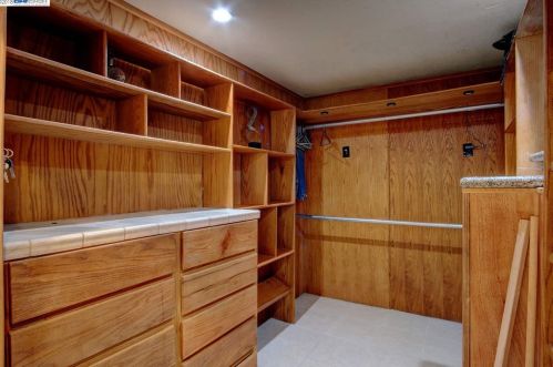 2255 Dracena St, Hayward CA 94545-4219 exterior