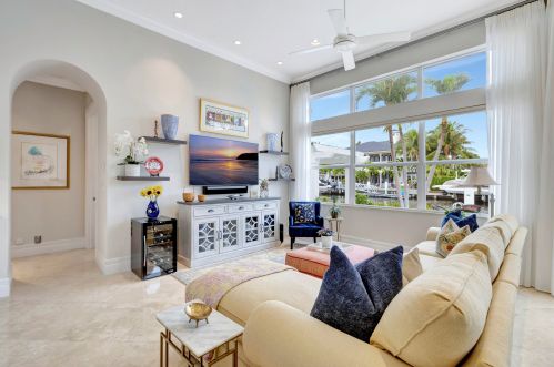 955 Gardenia Dr, Delray Beach FL  33483-4806 exterior