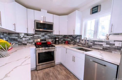 6160 Pacific Coast Hwy, Redondo Beach CA  90277-5907 exterior