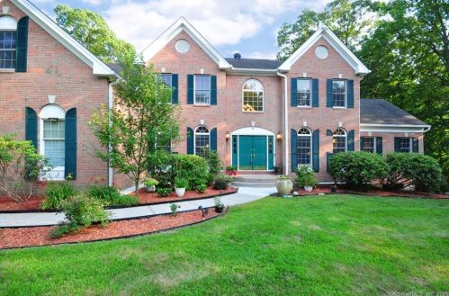 41 Avalon Ln, East Hampton, CT 06447-1054